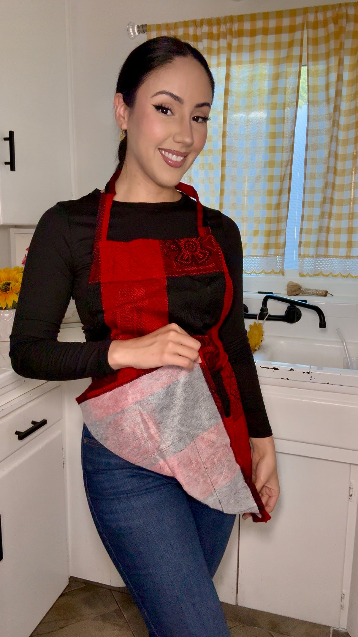 Red and Black pattern Apron π€