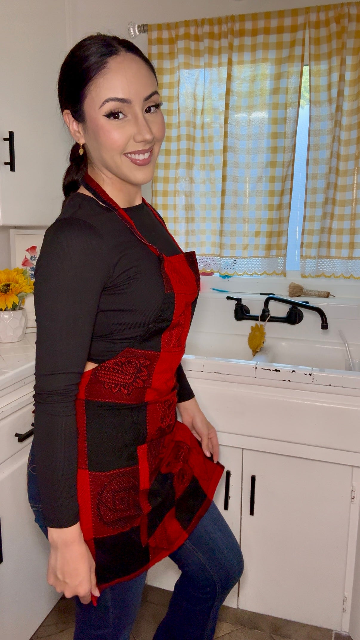 Red and Black pattern Apron π€