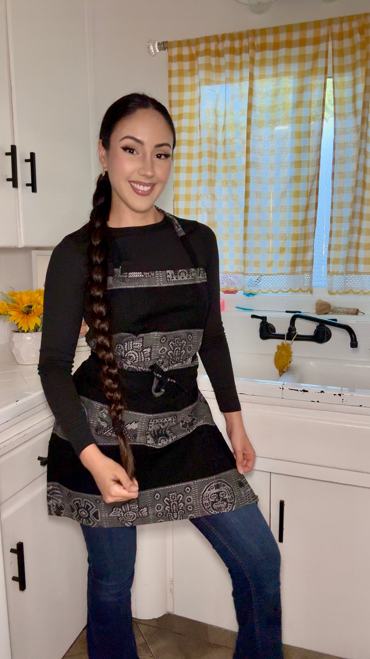 Black and Gray pattern Apron π€