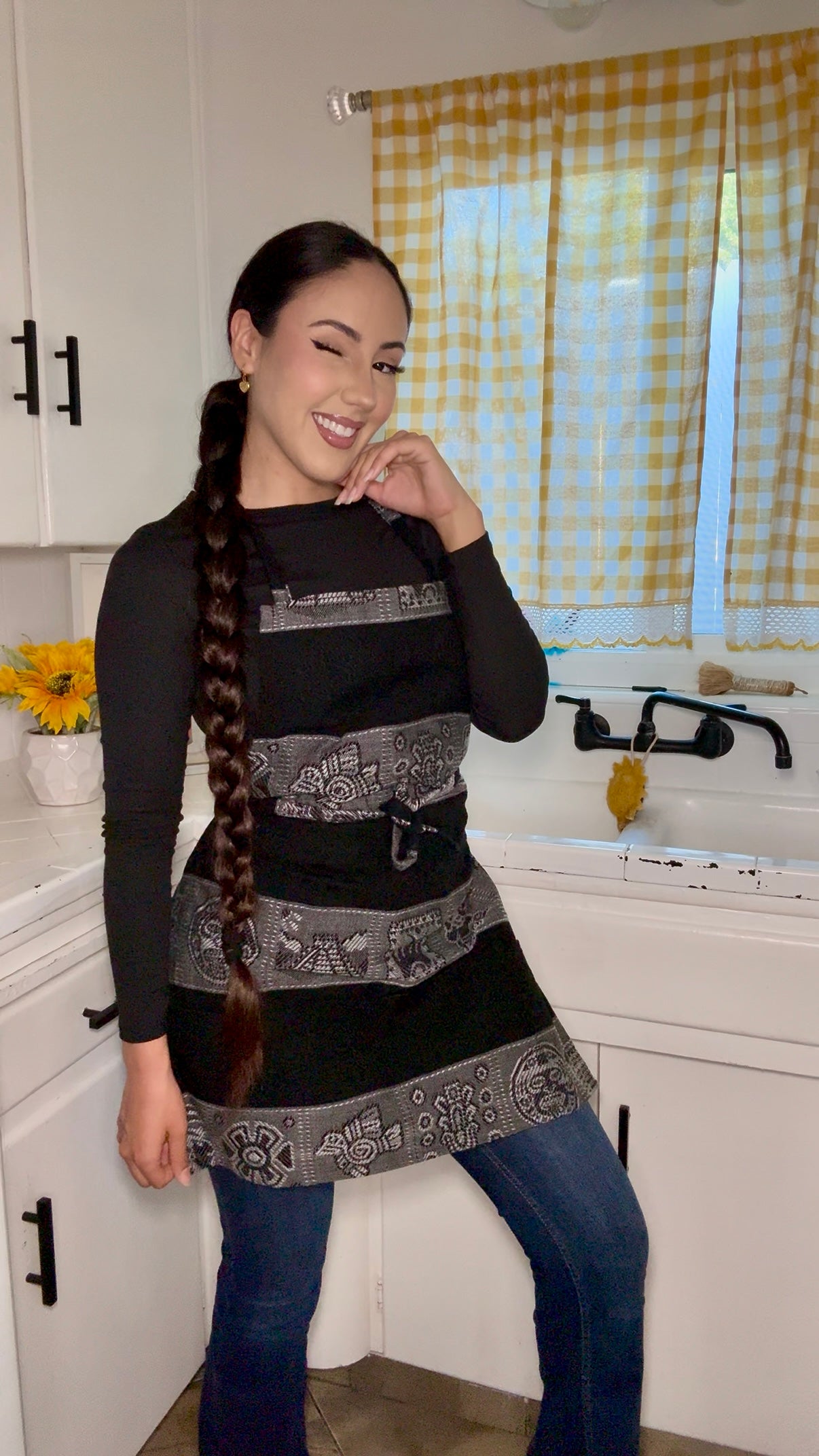 Black and Gray pattern Apron π€
