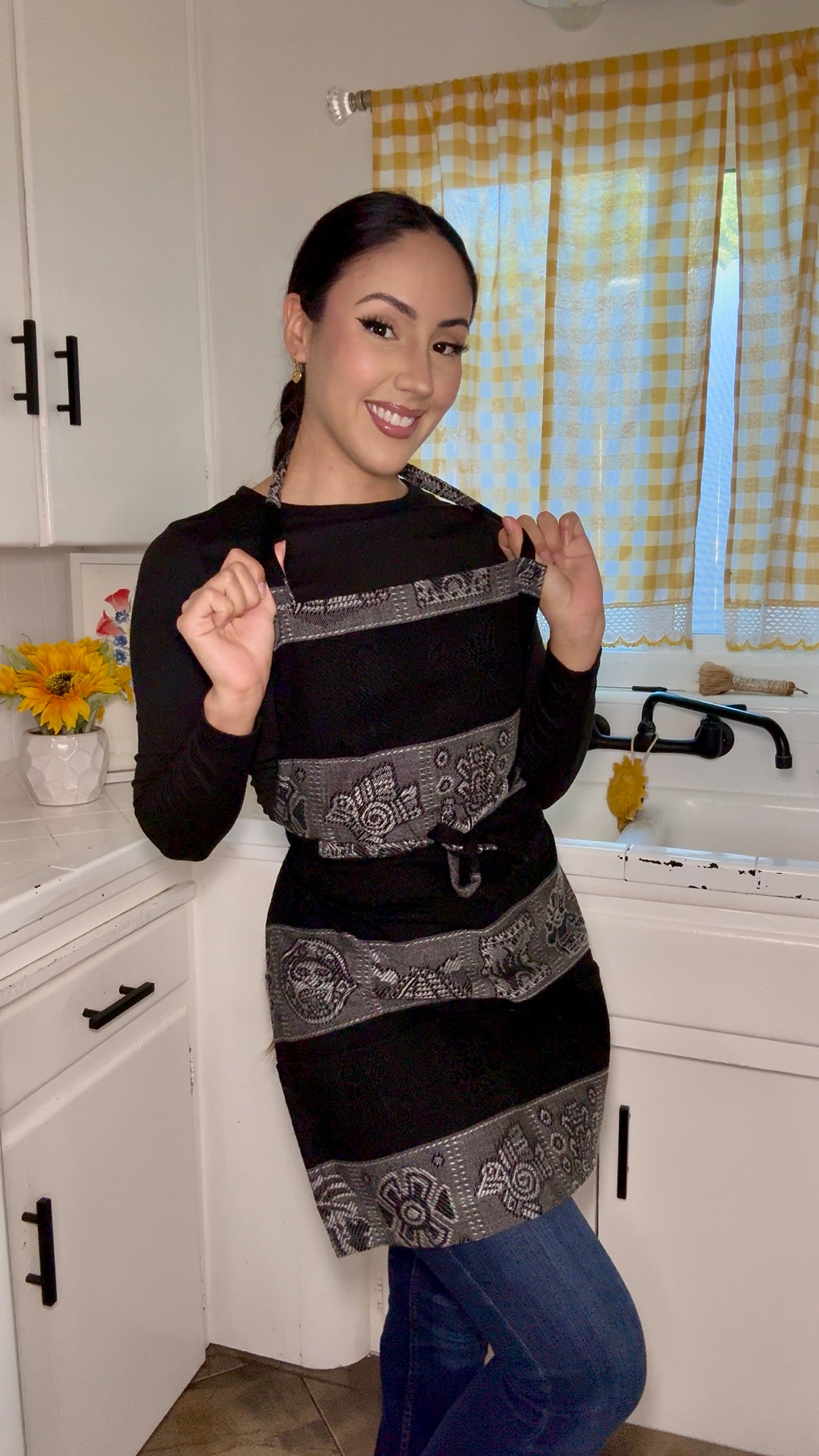 Black and Gray pattern Apron π€