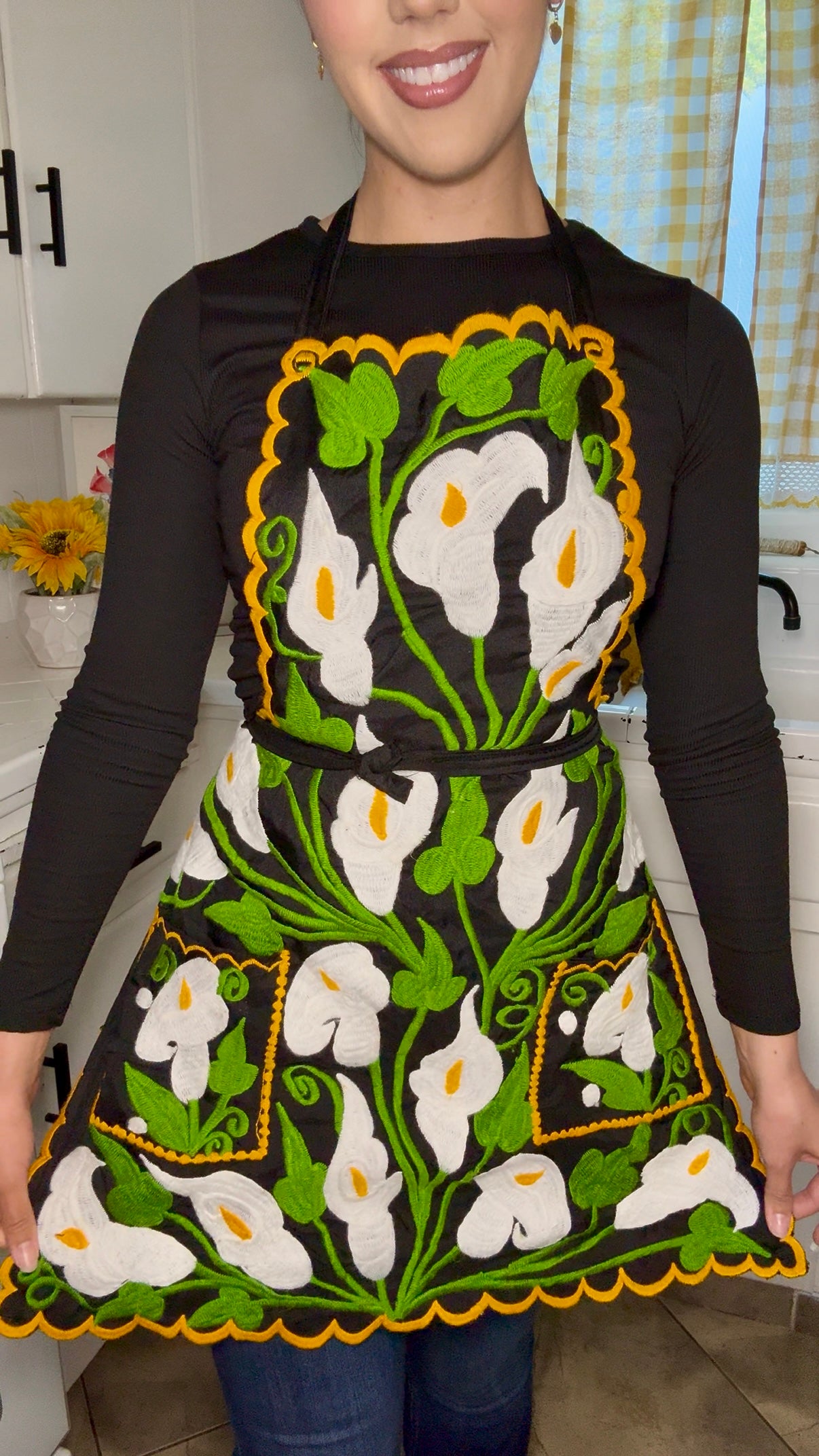 Alcatraz/Calla Lilly Mexican Embroidery Apron