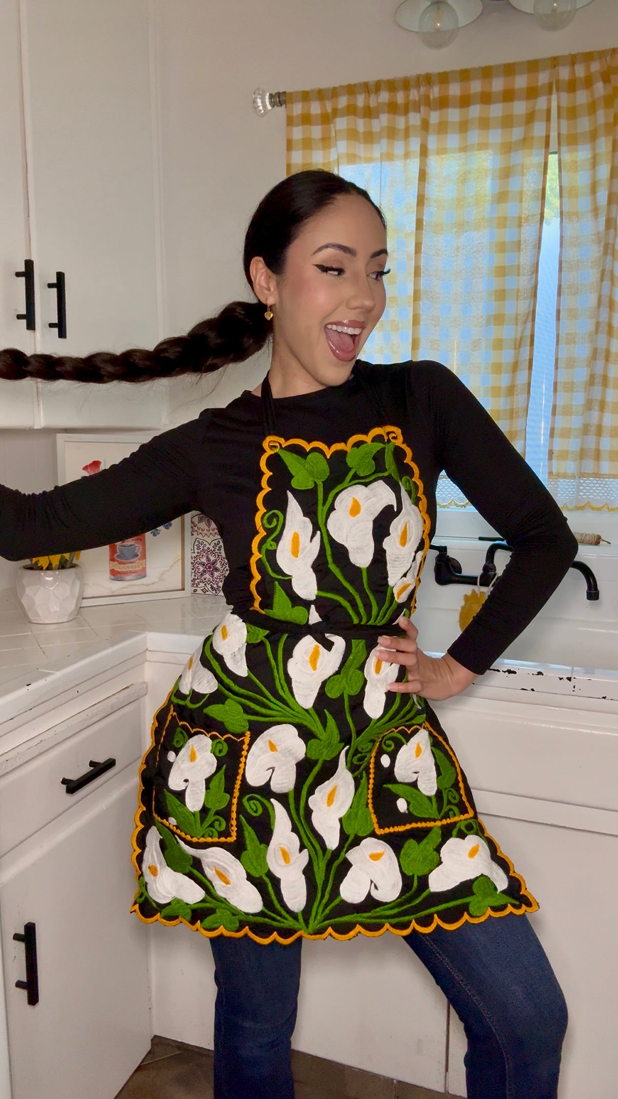 Alcatraz/Calla Lilly Mexican Embroidery Apron