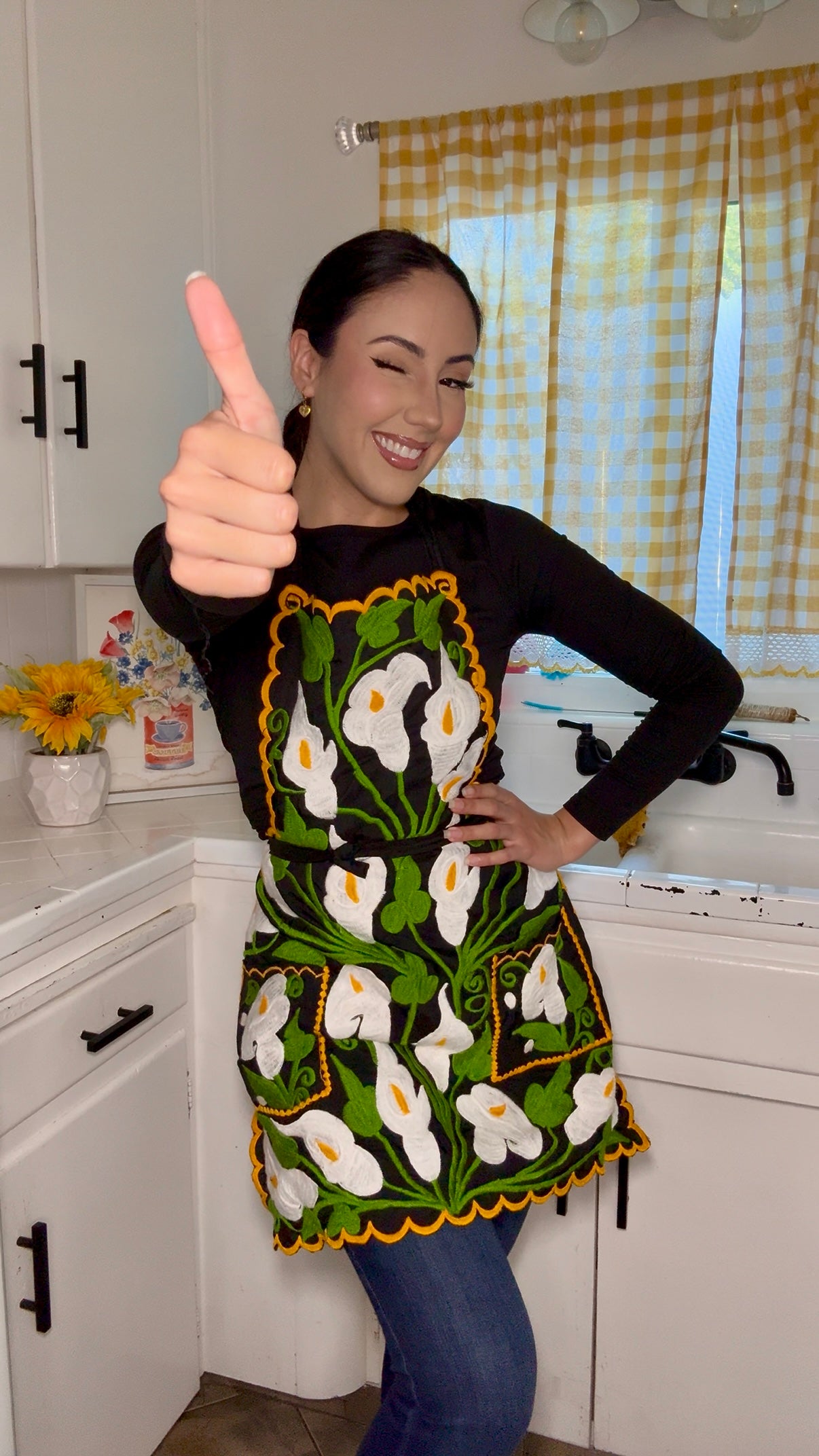 Alcatraz/Calla Lilly Mexican Embroidery Apron