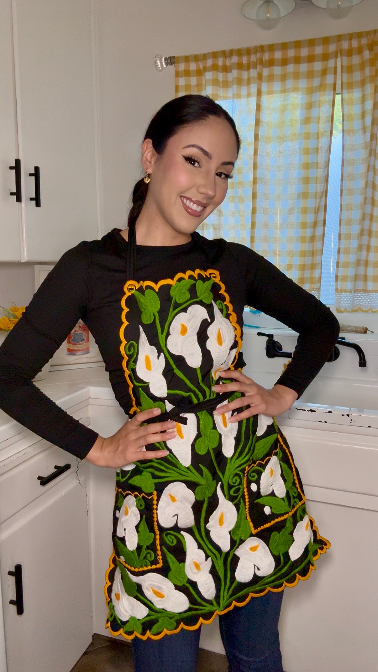 Alcatraz/Calla Lilly Mexican Embroidery Apron