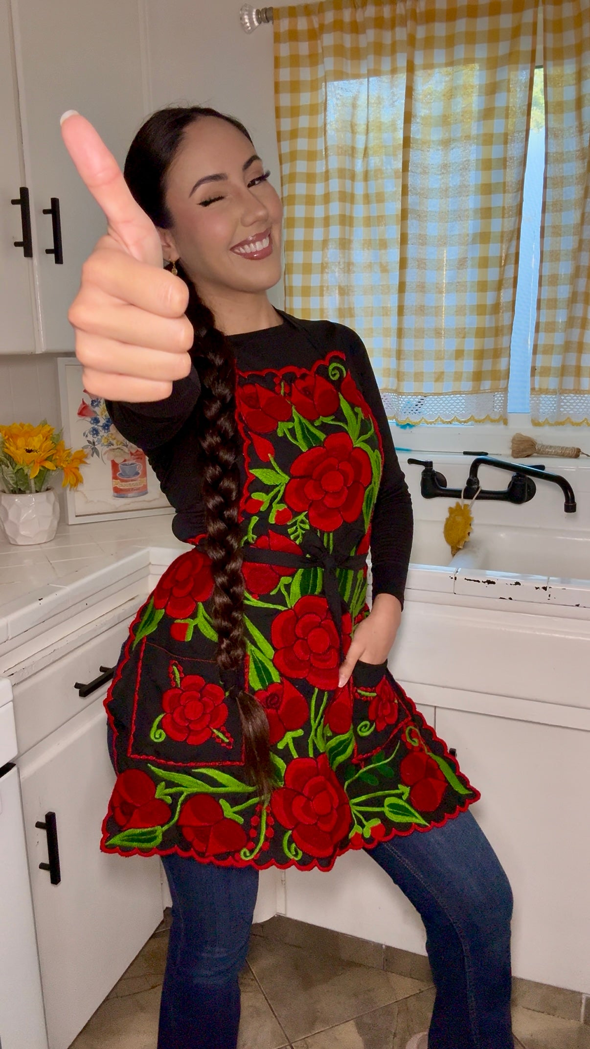 Rosas🌹 Mexican Embroidery Apron