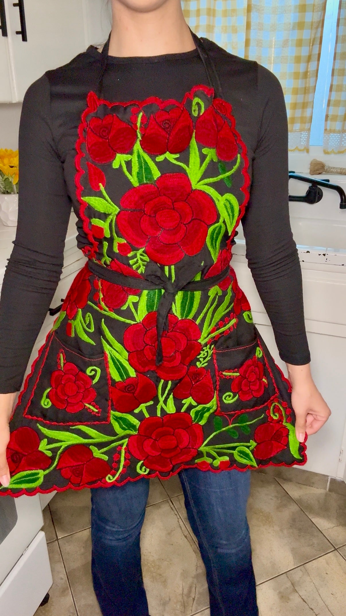 Rosas🌹 Mexican Embroidery Apron