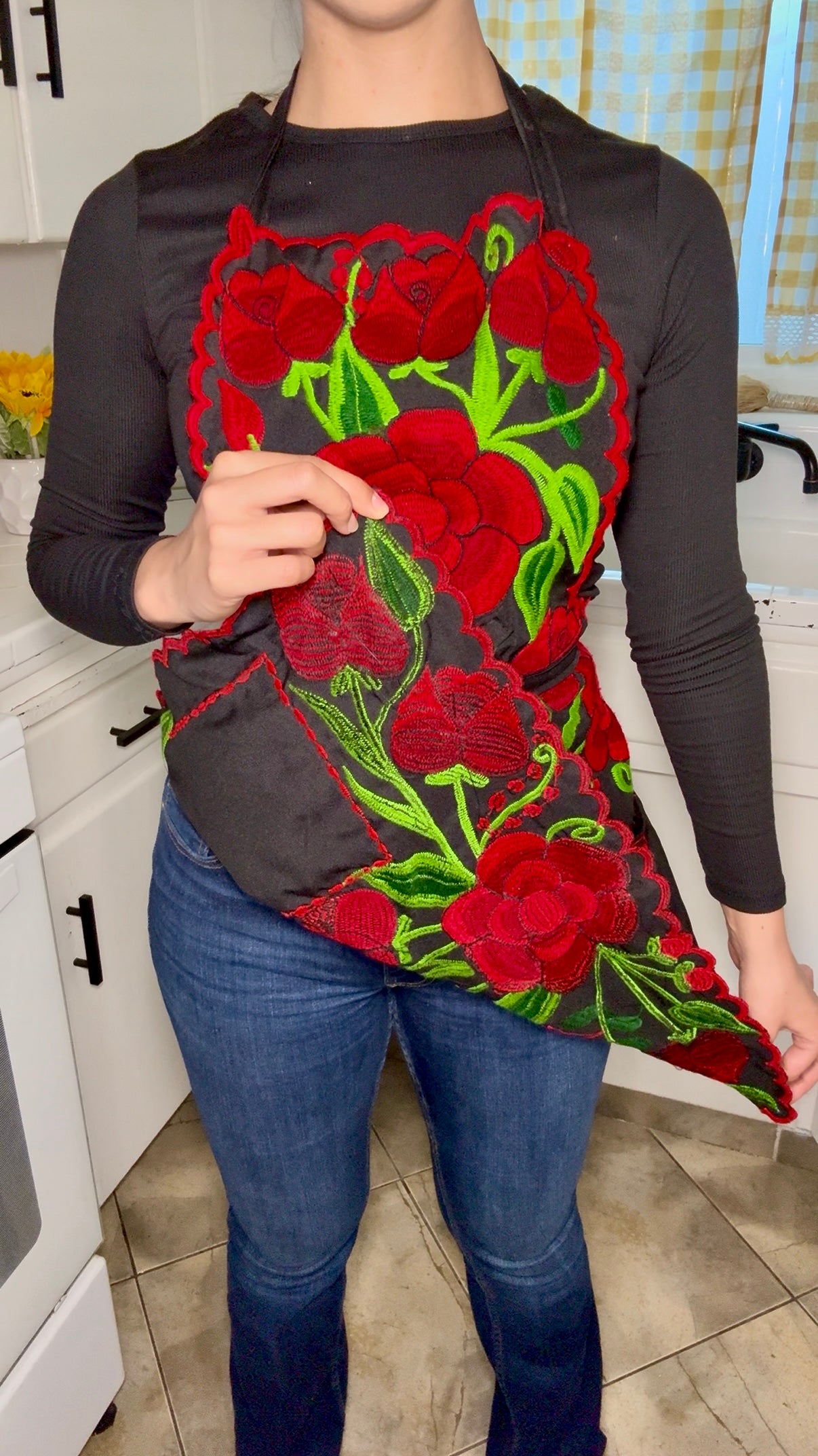 Rosas🌹 Mexican Embroidery Apron