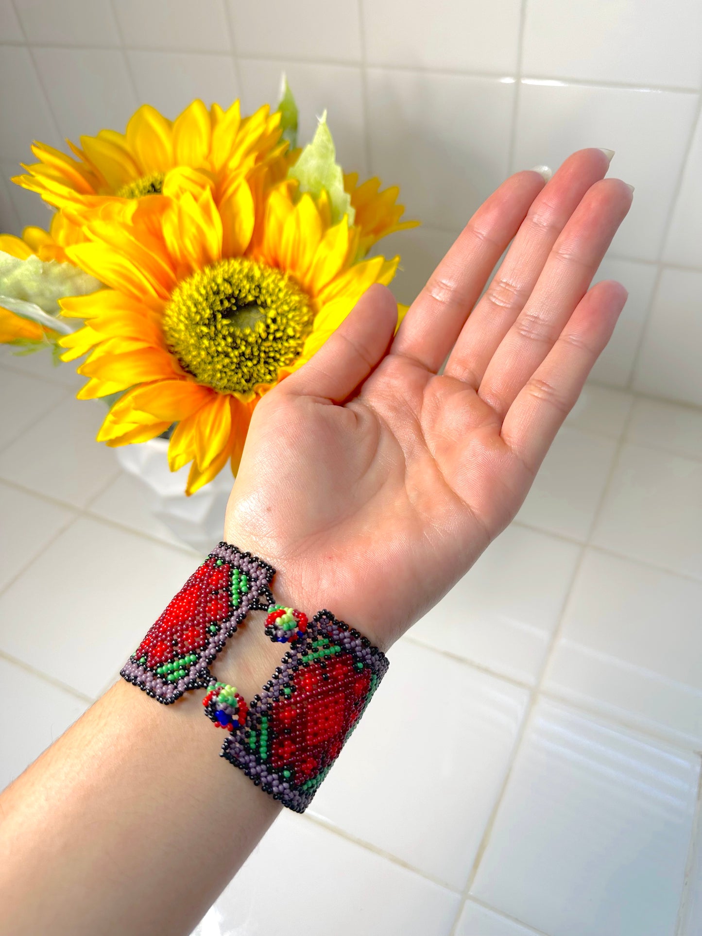 Red Handmade Huichol Bracelet/Pulsera Huichol Roja